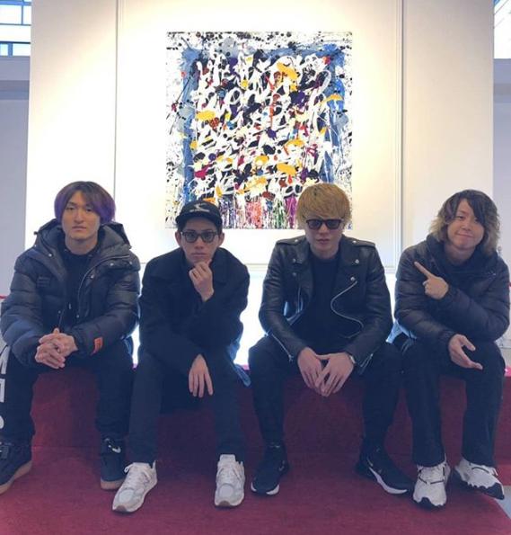 ONE OK ROCKと『Eye of the Storm』のビジュアル（画像は『ONE OK ROCK　2019年2月9日付Instagram「Eye of the Storm !」』のスクリーンショット）