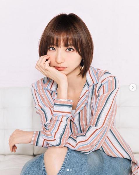 『東京ウォーカー+3号』で表紙を飾った篠田麻里子（画像は『篠田麻里子　2019年1月23日付Instagram「表紙「週間 東京ウォーカー+3号」今日1/23（水）発売です！」』のスクリーンショット）