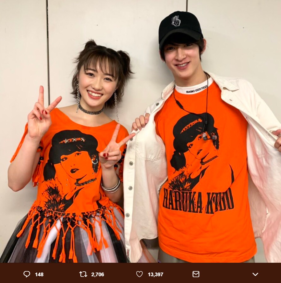 工藤遥と伊藤あさひ（画像は『工藤遥　2019年3月2日付Twitter「そういえば、イベントに来てくれた時の写真を載せてなかったよね！」』のスクリーンショット）