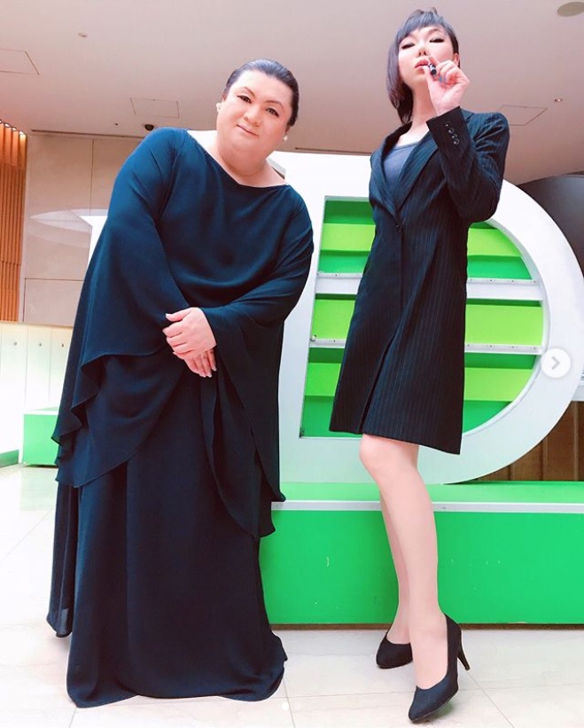 「ふたりきりで写真なんて10年以上ぶり」とミッツ（画像は『ミッツ・マングローブ【公式】　2019年3月11日付Instagram「＠tokyo.mx 月曜5時夢。」』のスクリーンショット）