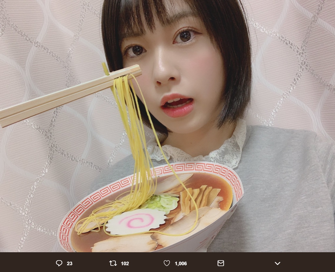 小田えりなが作った“びょんびょんラーメン”（画像は『小田えりな　2019年3月6日付Twitter「AKB48 55th ジワるDAYSの握手会の再販が本日の13時までです」』のスクリーンショット）