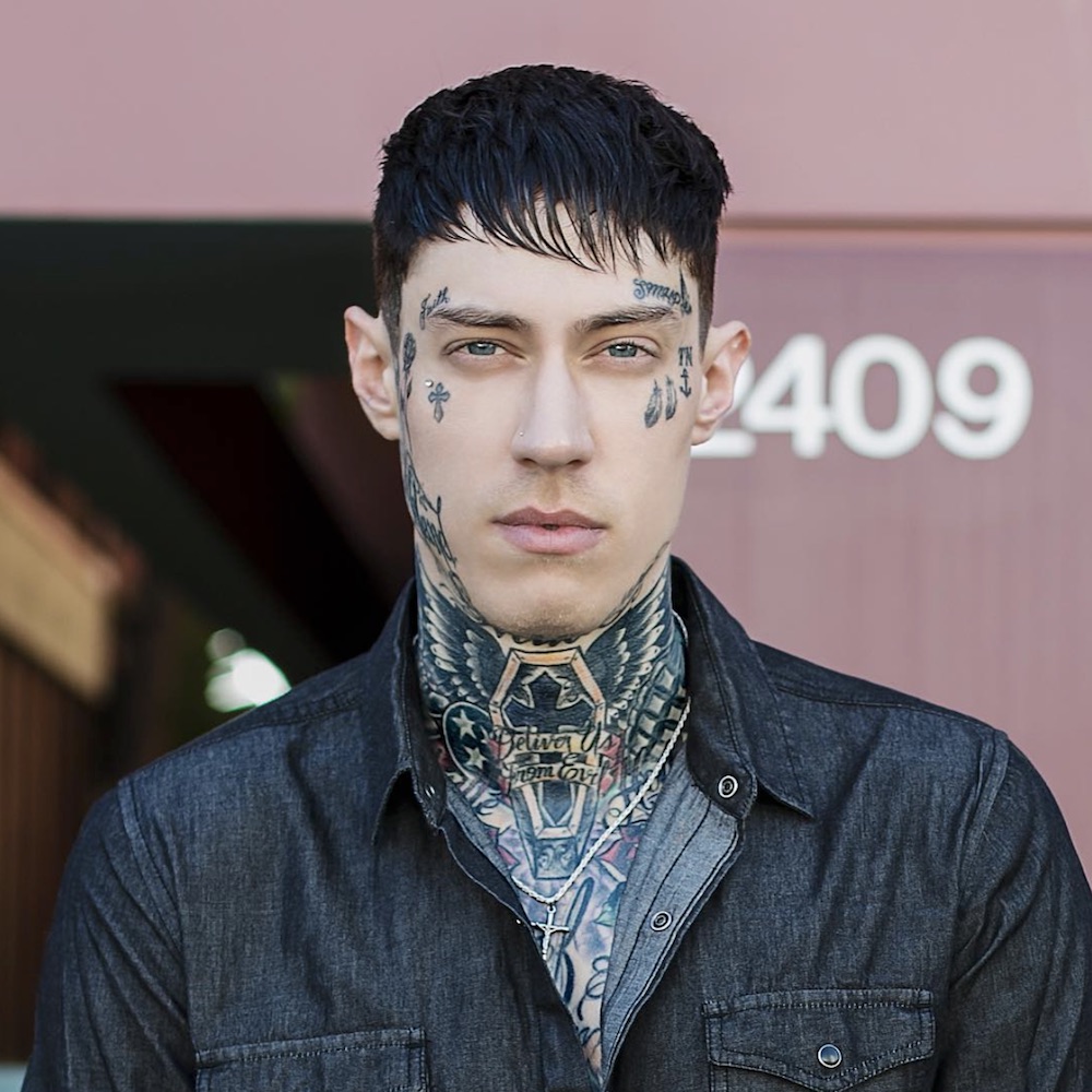 マイリー・サイラスの兄トレイス・サイラス（画像は『Trace Cyrus　2018年3月6日付Instagram「Deliver Us From Evil ＠chris.ace.photography」』のスクリーンショット）