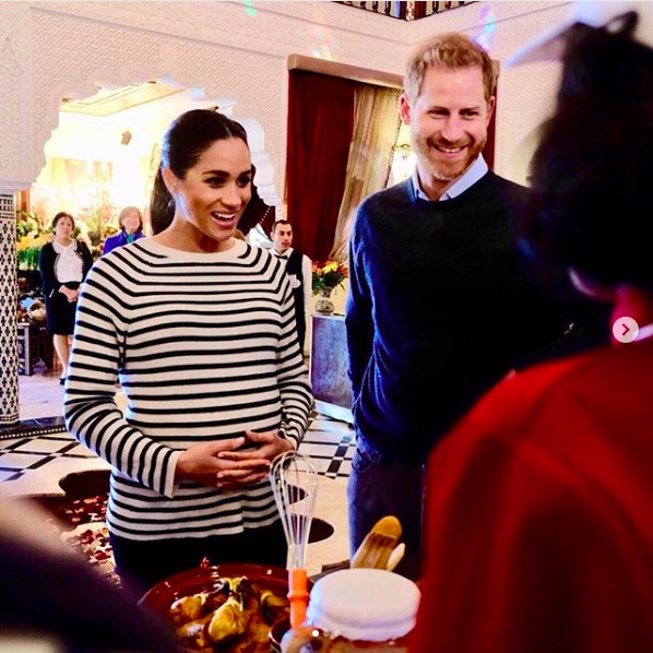 メーガン妃、出産は「セント・メアリーズ病院」とは別の病院で（画像は『Kensington Palace　2019年2月25日付Instagram「Their Royal Highnesses see more of the vibrant Moroccan culture – joining a cooking demonstration with Chef Moha and children, who were cooking traditional dishes.」』のスクリーンショット）