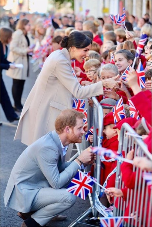 ヘンリー王子夫妻の新アカウントはセレブらもフォロー（画像は『The Duke and Duchess of Sussex　2019年4月2日付Instagram「“Welcome to our official Instagram; we look forward to sharing the work that drives us, the causes we support, important announcements, and the opportunity to shine a light on key issues. We thank you for your support, and welcome you to ＠sussexroyal.”」』のスクリーンショット）