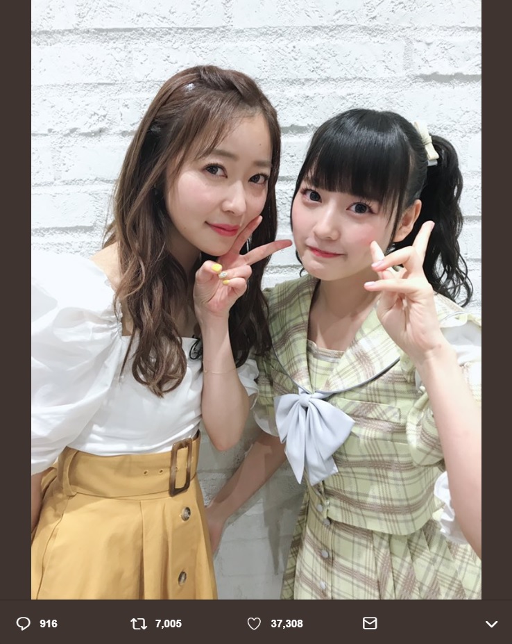 指原莉乃と齊藤なぎさ（画像は『齊藤なぎさ　2019年5月13日付Twitter「しゃべくり007に出させていただきました…」』のスクリーンショット）