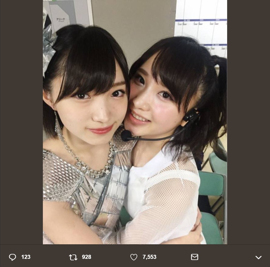 太田夢莉と高橋朱里（画像は『太田夢莉　2019年5月2日付Twitter「兄貴 AKB48 ご卒業おめでとうございます」』のスクリーンショット）
