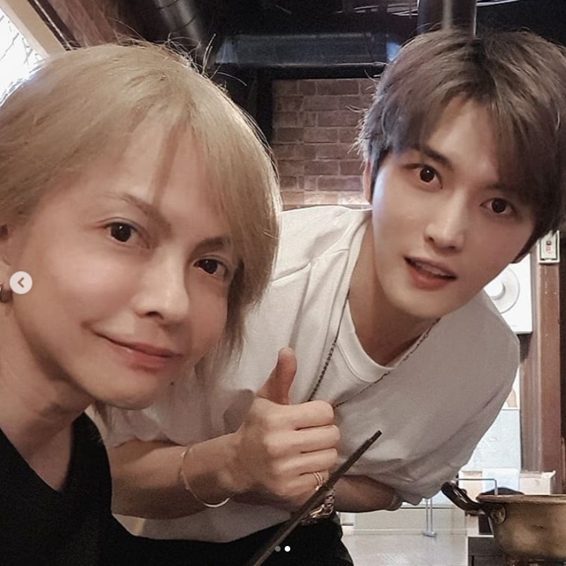 HYDEとジェジュン（画像は『ジェジュン　2019年6月24日付Instagram「Hyde＆JJ 美味しいご飯時美味しいお話しですごく幸せでした」』のスクリーンショット）