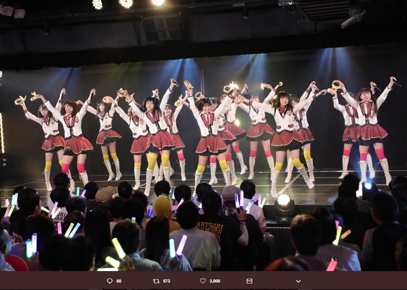 SKE48『手をつなぎながら公演』（画像は『松井珠理奈（ハリウッドJURINA）　2019年7月9日付Twitter「みんな良い表情だなぁ」』のスクリーンショット）