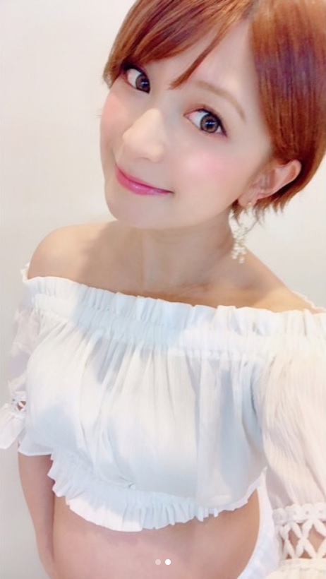 秋口にはママになる矢口真里（画像は『矢口真里 Mari Yaguchi　2019年7月13日付Instagram「今日はマタニティフォトを撮っていただきましたょ」』のスクリーンショット）