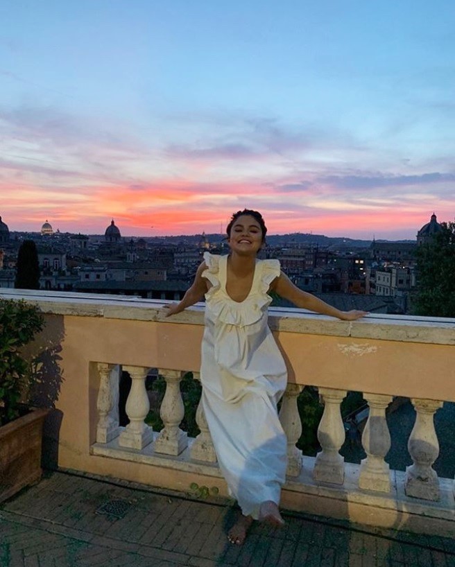 イタリアで誕生日を過ごしたセレーナ・ゴメス（画像は『Selena Gomez　2019年7月24日付Instagram「Well I’m 27 now.」』のスクリーンショット）