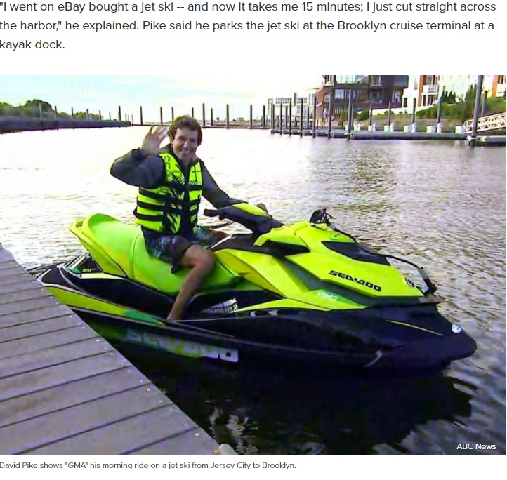 ニューヨークまでジェットスキーで通勤する男性（画像は『ABC News　2019年8月26日付「Man’s jet ski commute to avoid New York City traffic is genius」』のスクリーンショット）