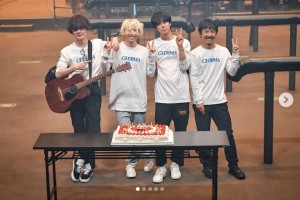 【エンタがビタミン♪】BUMP OF CHICKENチャマにサプライズ　“チームバンプ”の祝福に「素敵な関係ですね」の声