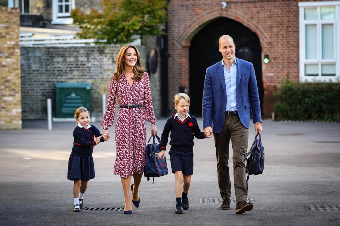 キャサリン妃、子供達を連れて地元のスーパーへ（画像は『Kensington Palace　2019年9月5日付Instagram「Princess Charlotte arrives for her first day of school at Thomas’s Battersea, joining her older brother Prince George」』のスクリーンショット）