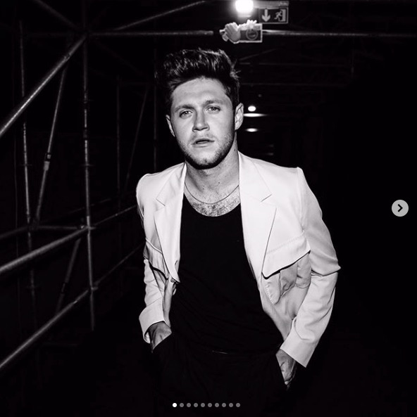 「現在はシングル」と断言したナイル・ホーラン（画像は『Niall Horan　2019年11月4日付Instagram「Won’t forget this night too fast!」』のスクリーンショット）