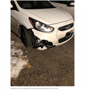 コヨーテをはねたことで破損した車（画像は『CBC.ca　2019年12月2日付「‘I thought it was a German shepherd or a husky,’ said man who hit, picked up coyote」（Submitted by Aviva Cohen）』のスクリーンショット）