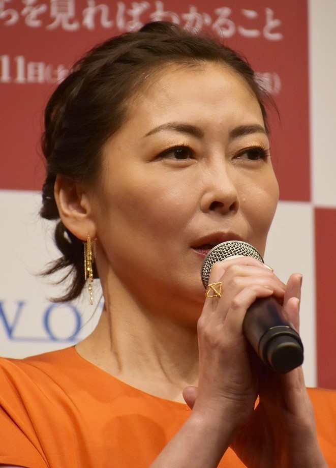 「刺激的な役だった」と中山美穂