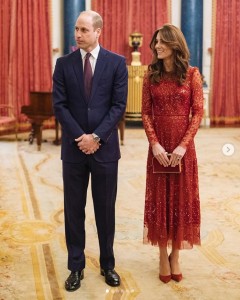 キャサリン妃の赤で揃えたコーディネートも話題に（画像は『Kensington Palace　2020年1月20日付Instagram「The Duke and Duchess of Cambridge, on behalf of Her Majesty The Queen, hosted a reception at Buckingham Palace to mark today’s UK-Africa Investment Summit.」』のスクリーンショット）