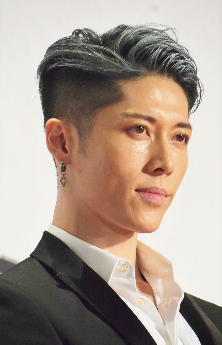 結婚11周年を迎え、妻への思いを綴ったMIYAVI