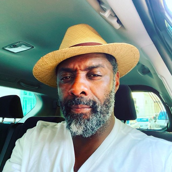 自覚症状がないまま、陽性結果が出たイドリス・エルバ（画像は『Idris Elba　2020年2月5日付Instagram「Panama Selfie.」』のスクリーンショット）