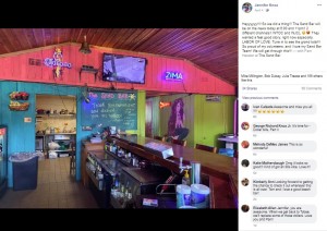 全てのお札がはがされた店内（画像は『Jennifer Knox　2020年4月4日付Facebook「Heyyyyyy!!!! So we did a thing!!!」』のスクリーンショット）