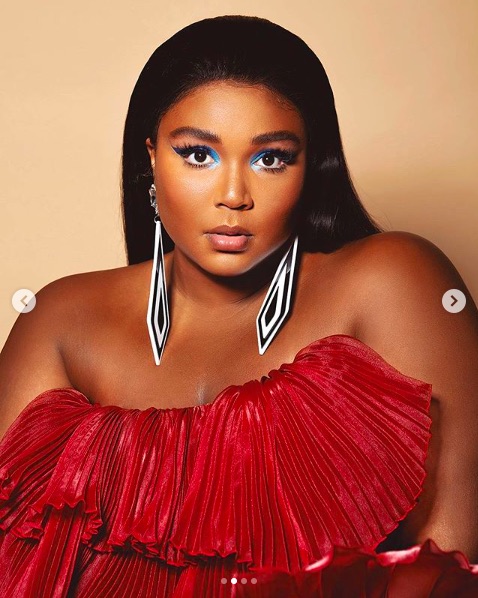 “ファットシェイマー”達に「内面を磨け」と一喝したリゾ（画像は『Lizzo　2020年3月17日付Instagram「＠estilodf thank you for making me your cover girl」』のスクリーンショット）