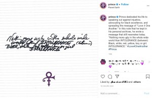 プリンスの直筆メッセージ（画像は『Prince　2020年6月6日付Instagram「Prince dedicated his life to speaking out against injustice, advocating for black excellence, and spreading the message of “Love 4 One Another.”」』のスクリーンショット）