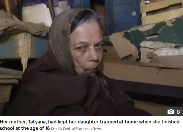 娘を監禁していた母親のタチアナ（画像は『The Sun　2020年6月24日付「HOUSE OF HORRORS Russian mum ‘forced her daughter to live off CAT FOOD while caged at her home for 26 years’」（Credit: Central European News）』のスクリーンショット）