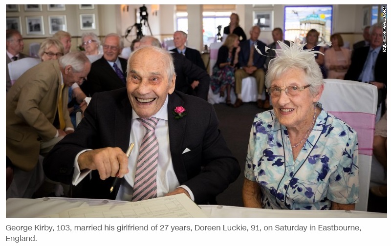 103歳と91歳で結婚したカップル（画像は『CNN　2015年6月15日付「Couple could become world’s oldest newlyweds」』のスクリーンショット））