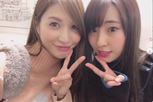 大島麻衣とAKB48の後輩・藤江れいな（画像は『大島麻衣/Mai Oshima　2018年1月27日付Instagram「永遠の一番弟子の藤江が出演している舞台【妻らない極道たち】を観にいってきました」』のスクリーンショット）