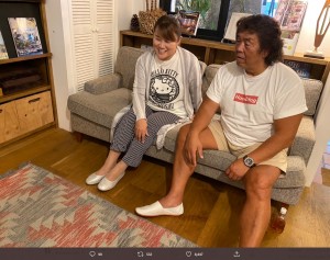 【エンタがビタミン♪】山田邦子とソファーで和む長州力、いわくありげな2ショットに「どういう関係？」の声