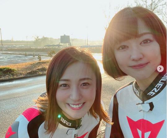 久野静香アナと滝菜月アナ（画像は『滝菜月（日本テレビアナウンサー）　2020年7月25日付Instagram「この写真の頃の様に 出かけたくなるところですが…」』のスクリーンショット）