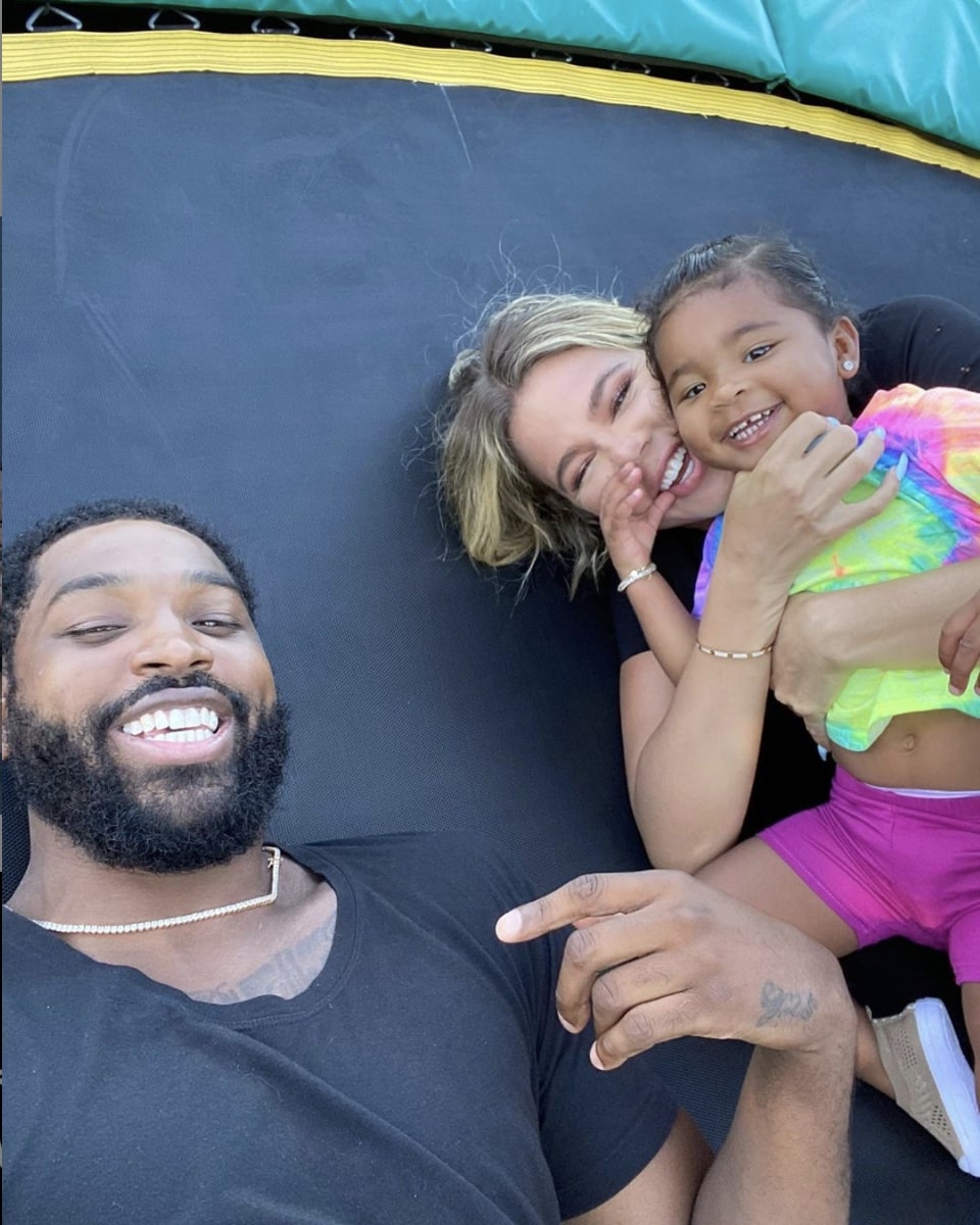 トゥルーちゃんの誕生日を一緒にお祝いしたトリスタンとクロエ（画像は『Tristan Thompson　2020年6月28日付Instagram「I’m wise enough now to know, you came into my life to show me just what it means to be an incredible person.」』のスクリーンショット）