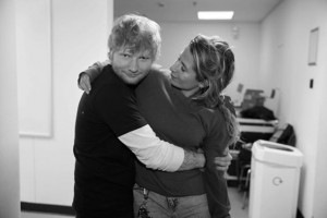 妻チェリーさんや娘ライラちゃんとサフォーク州の豪邸で暮らすエド（画像は『Ed Sheeran　2018年7月6日付Instagram「4 July 4’s」』のスクリーンショット）