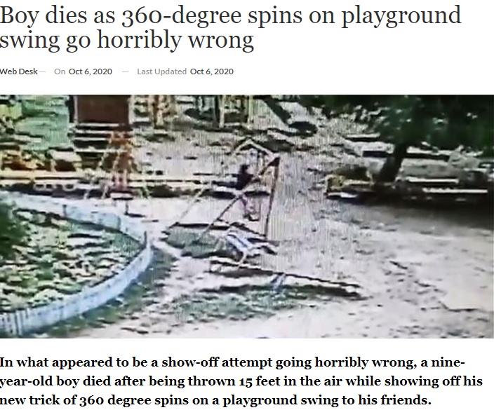 事故が起きる直前の男児の様子（画像は『ARY News　2020年10月6日付「Boy dies as 360-degree spins on playground swing go horribly wrong」』のスクリーンショット）