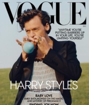 【イタすぎるセレブ達】ハリー・スタイルズ、米版『VOGUE』初の男性単独表紙にドレス姿で登場「服は冒険するためにある」