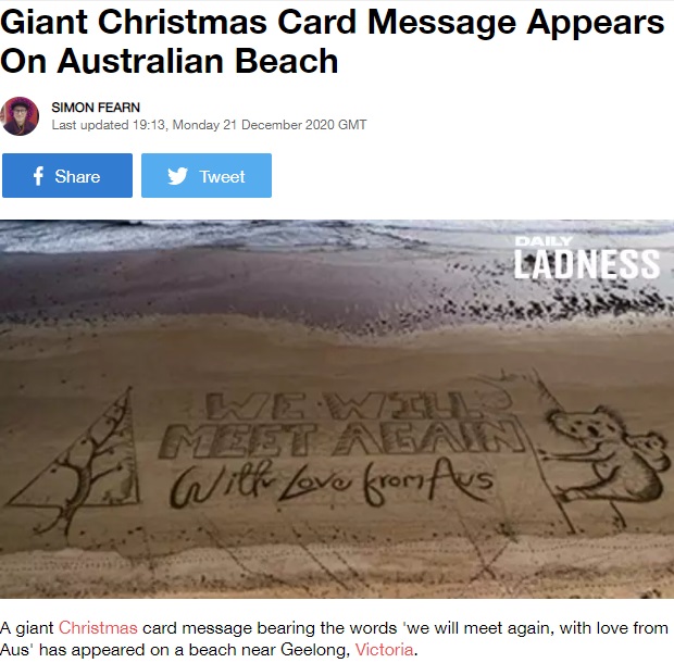 「また会いましょう　愛をこめて、オーストラリアより」と書かれた巨大メッセージ（画像は『LADbible　2020年12月21日付「Giant Christmas Card Message Appears On Australian Beach」（Credit: Edward/Tourism Australia）』のスクリーンショット）