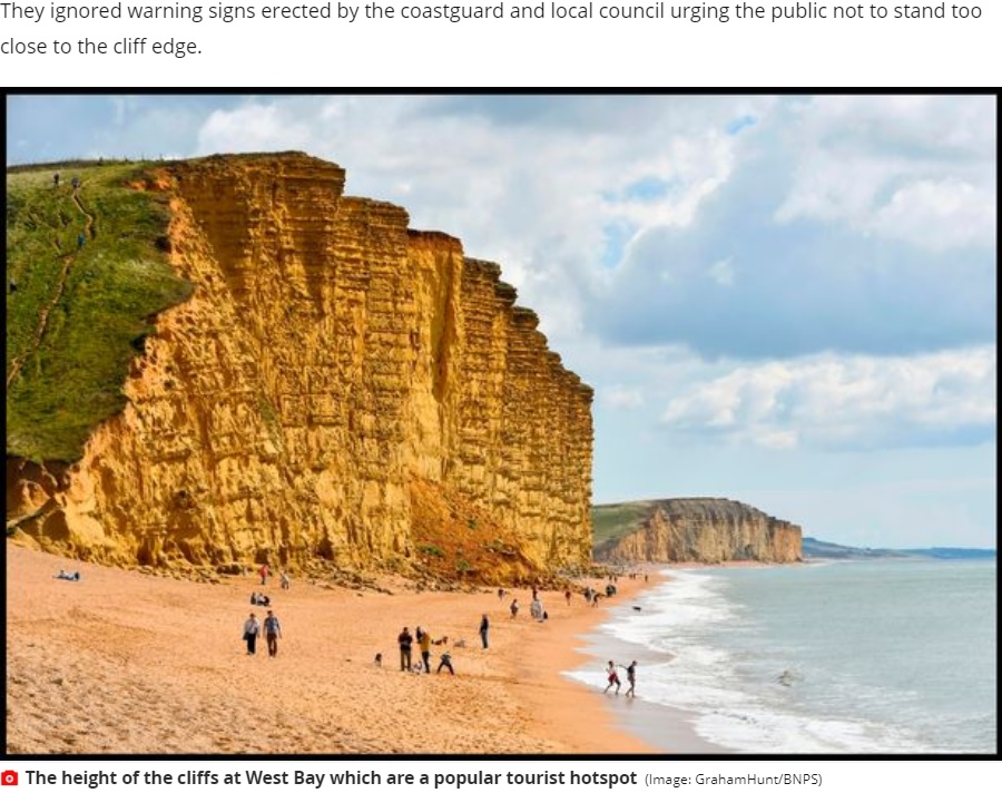 切り立った崖と美しいビーチで観光客にも人気のウェスト・ベイ（画像は『Mirror　2020年12月13日付「Chilling snaps at edge of cliff as man ignores safety notices to photograph kids」（Image: GrahamHunt/BNPS）』のスクリーンショット）