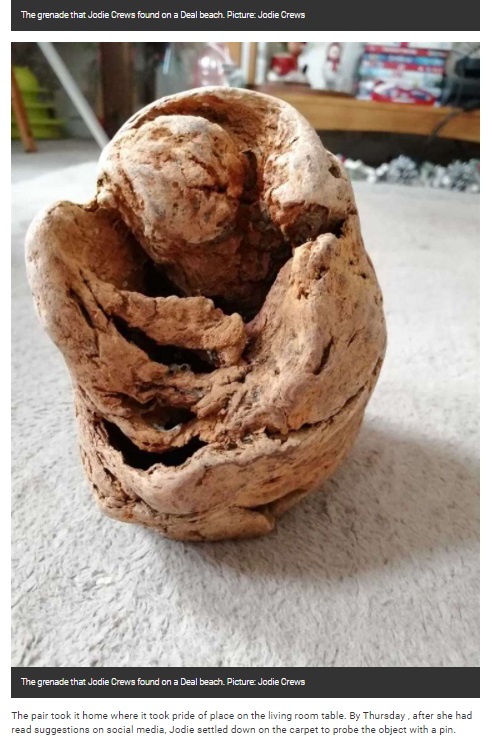 手榴弾だった謎の物体（画像は『KentOnline　2020年12月13日付「Second world war grenade found on Deal beach explodes in kitchen sink」（Picture: Jodie Crews）』のスクリーンショット）