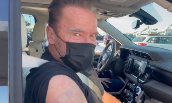 新型コロナウイルスのワクチンを接種したアーノルド・シュワルツェネッガー（画像は『Arnold Schwarzenegger　2021年1月21日付Instagram「Today was a good day.」』のスクリーンショット）