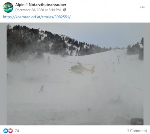 現場で救助を行うヘリコプター（画像は『Alpin-1 Notarzthubschrauber　2020年12月28日付Facebook』のスクリーンショット）