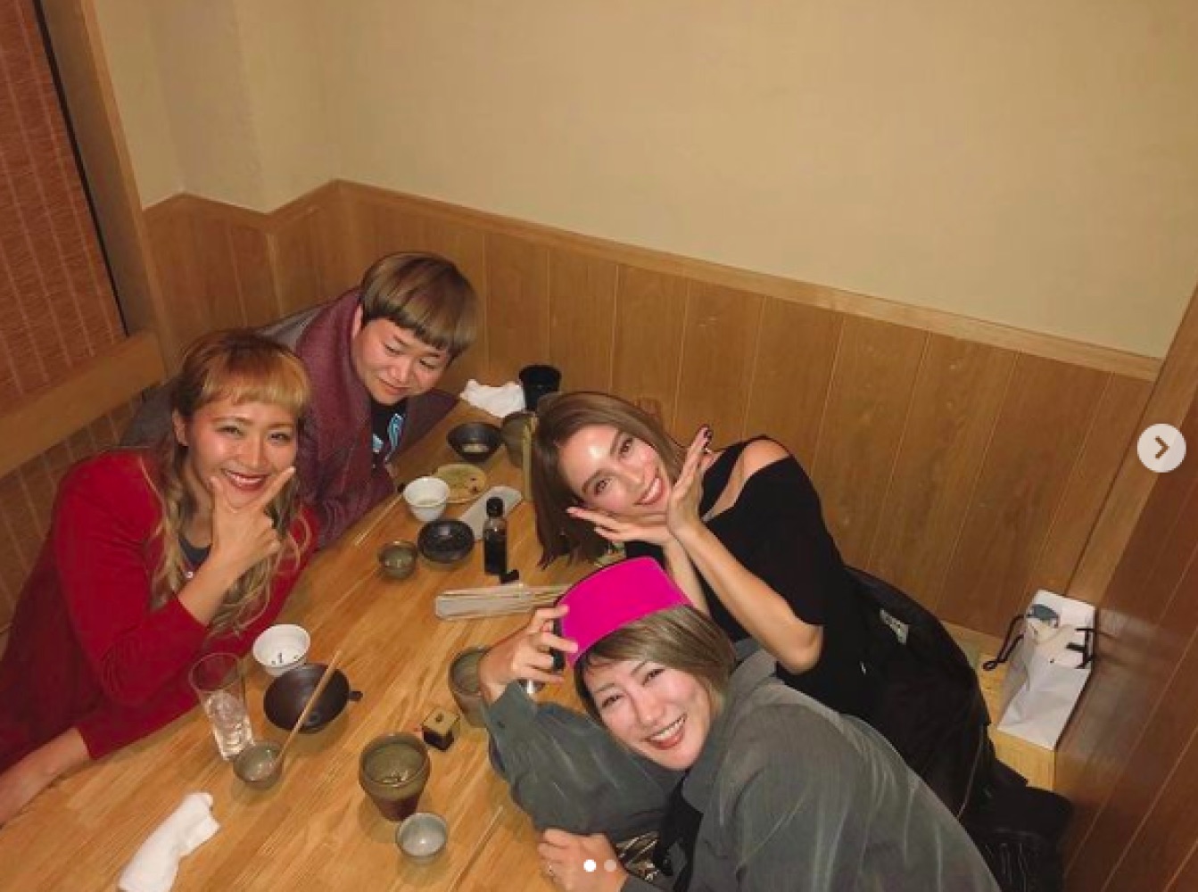 近藤春菜、丸山桂里奈、滝沢カレン、中野信子氏との食事会（画像は『滝沢カレン/KAREN TAKIZAWA　2018年12月26日付Instagram「みなさん、こんばんは」』のスクリーショット）