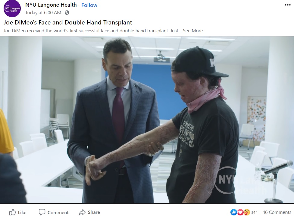手術前にロドリゲス医師と話をするジョーさん（画像は『NYU Langone Health﻿　2021年2月4日付Facebook「Joe DiMeo’s Face and Double Hand Transplant」』のスクリーンショット）