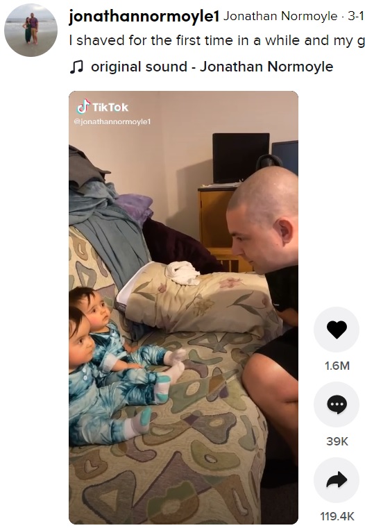 見たこともないパパの姿に固まる双子姉妹（画像は『Jonathan Normoyle　2021年3月1日付TikTok「I shaved for the first time in a while and my girls did not like it.」』のスクリーンショット）