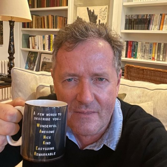 番組降板の理由を直筆の手紙で伝えたピアース・モーガン（画像は『Piers Morgan　2020年12月17日付Instagram「When you mistakenly think your work colleagues like you...」』のスクリーンショット）