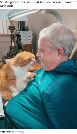 男性とベストフレンドのネコ（画像は『Bored Panda　2021年4月14日付「Cat Refuses To Leave The Side Of His Grandpa Who’s Fighting Cancer」（Image credits: french75vintage）』のスクリーンショット）