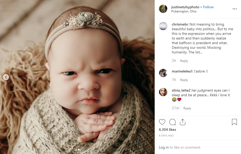 ムスッとした表情の赤ちゃん（画像は『Justine Tuhy Photography　2019年12月4日付Instagram「These might just be the best baby facial expressions I have ever captured! Mom and Dad both said she came out with this same face!」』のスクリーンショット）