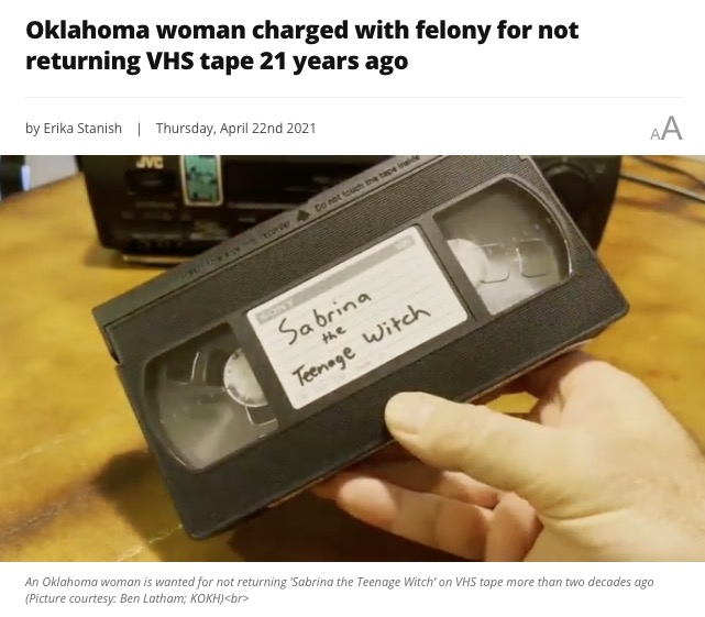 レンタルビデオを返却せずにいると横領の重罪に（画像は『Local 21 CBS News 2021年4月22日付「Oklahoma woman charged with felony for not returning VHS tape 21 years ago」（Picture courtesy: Ben Latham; KOKH）』のスクリーンショット）