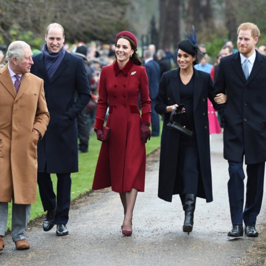 7月にも再帰国が期待されているヘンリー王子（右端）（画像は『Clarence House　2018年12月25日付Instagram「The Prince of Wales joins The Queen, The Duke and Duchess of Cambridge, The Duke and Duchess of Sussex and other Members of The Royal Family at the Christmas morning service in Sandringham.」』のスクリーンショット）