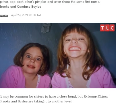 幼い頃からいつも一緒だったという2人（画像は『People.com　2021年4月23日付「Extreme Sisters: 2 Adult Siblings Continue to Sleep in the Same Bed in New TLC Series」（CREDIT: TLC）』のスクリーンショット）