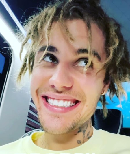 ドレッドヘアが不評だったジャスティン（画像は『Justin Bieber　2021年5月7日付Instagram』のスクリーンショット）